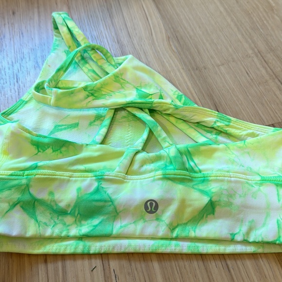 Lululemon Energy Bra High Neck Long Line, Size 4 - Picture 4 of 5